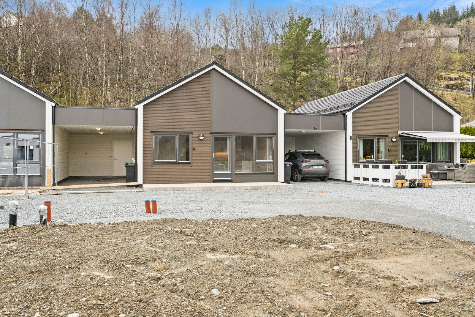 Nyoppført enebolig i rekke med sentral beliggenhet i Askvoll Galleribilde