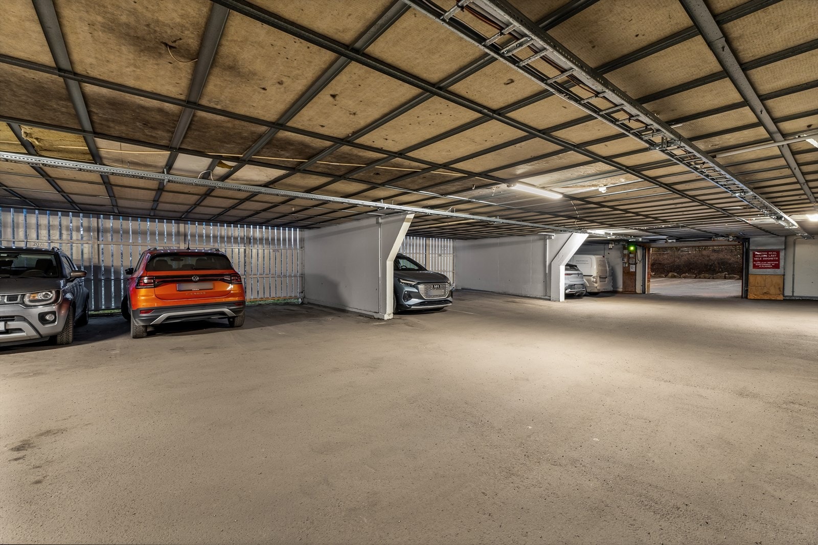 Det medfølger garasjeplass under bygget. Galleribilde