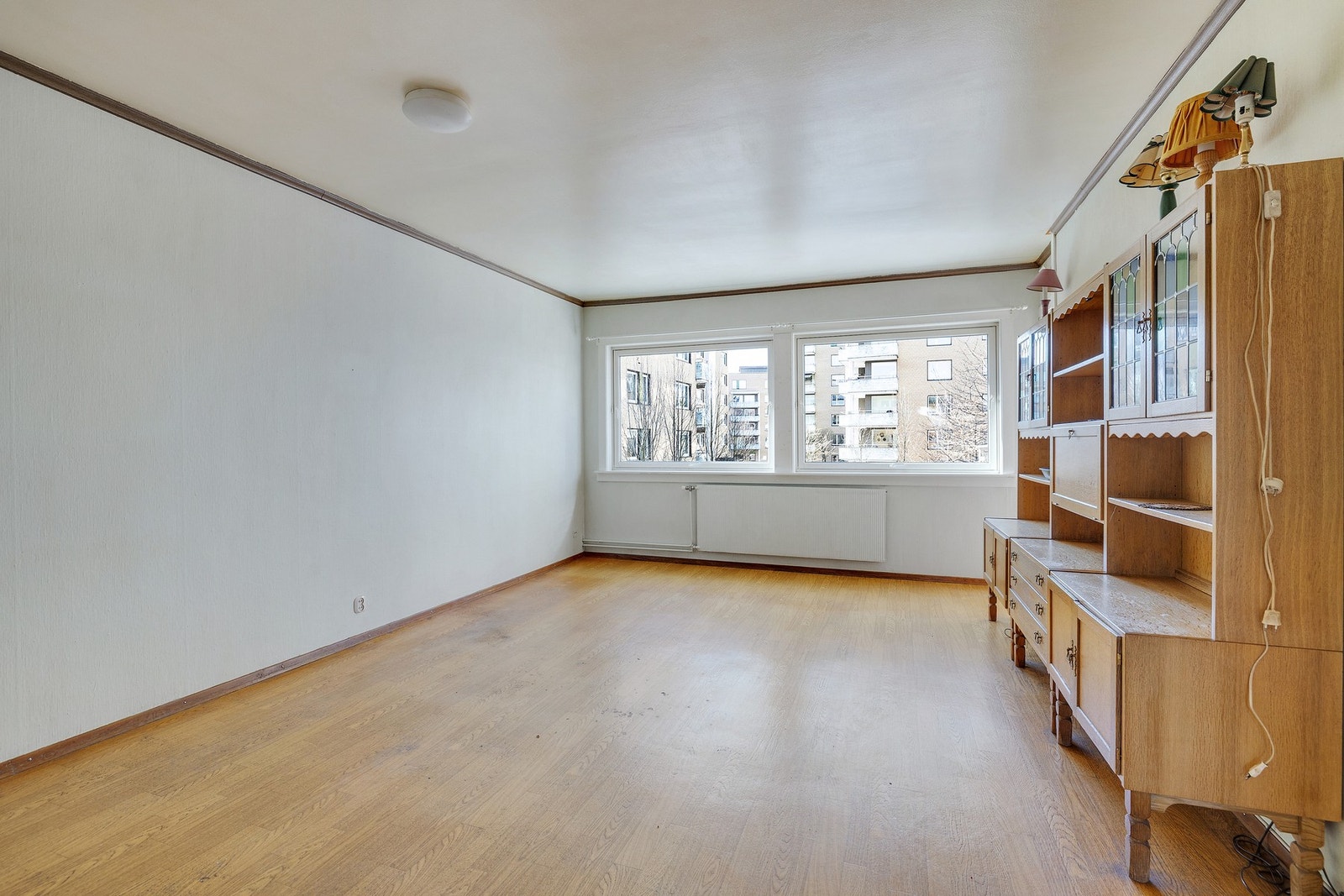 Romslig stue med gode møbleringsmuligheter. Galleribilde