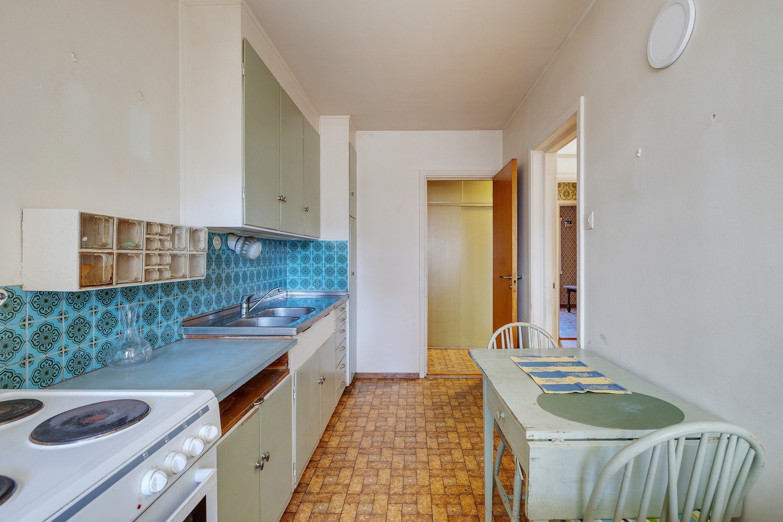 Lave felleskostnader som bl.a. inkl. Varmtvann/fyring og kabel-TV, fellesvaskeri Galleribilde