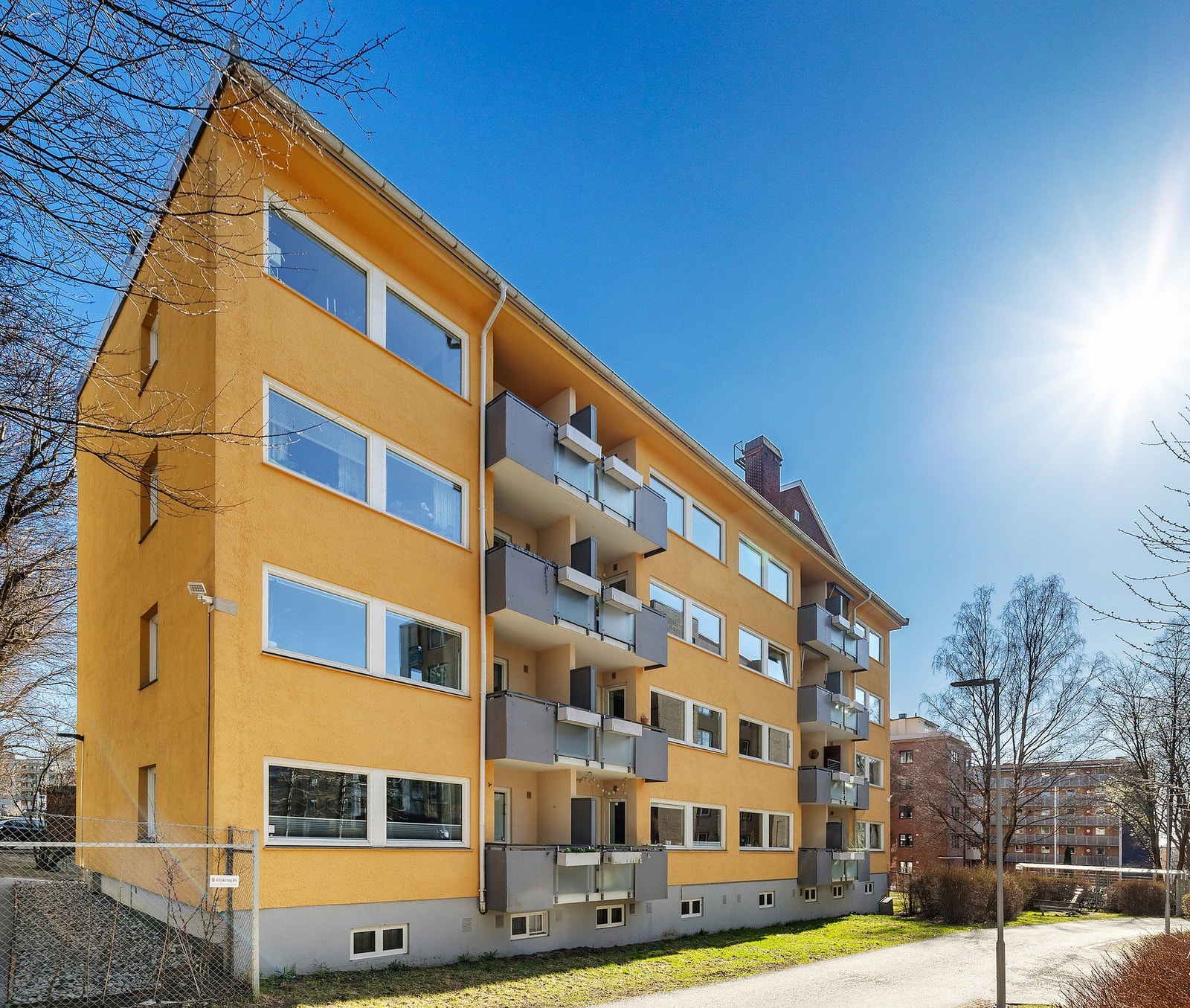 Retro leilighet med et stort potensiale, her kan man brette opp armene og skape drømmeboligen! Galleribilde