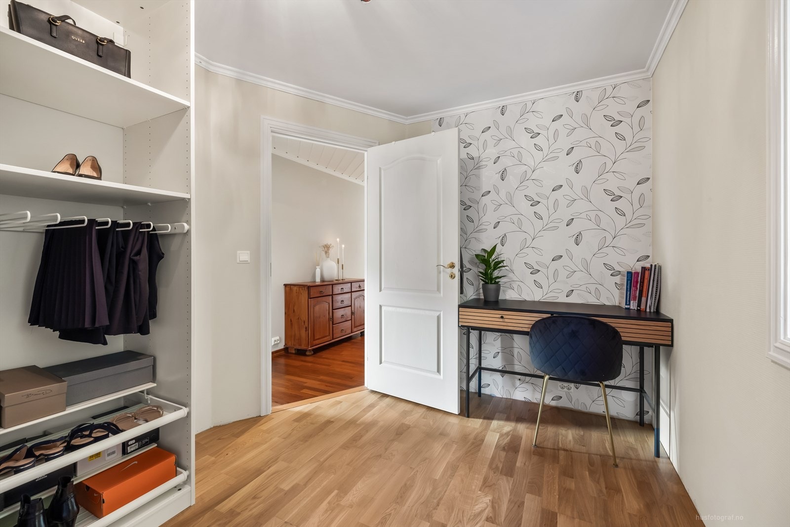 Soverommet 2 er i dag benyttet som garderobe. Galleribilde