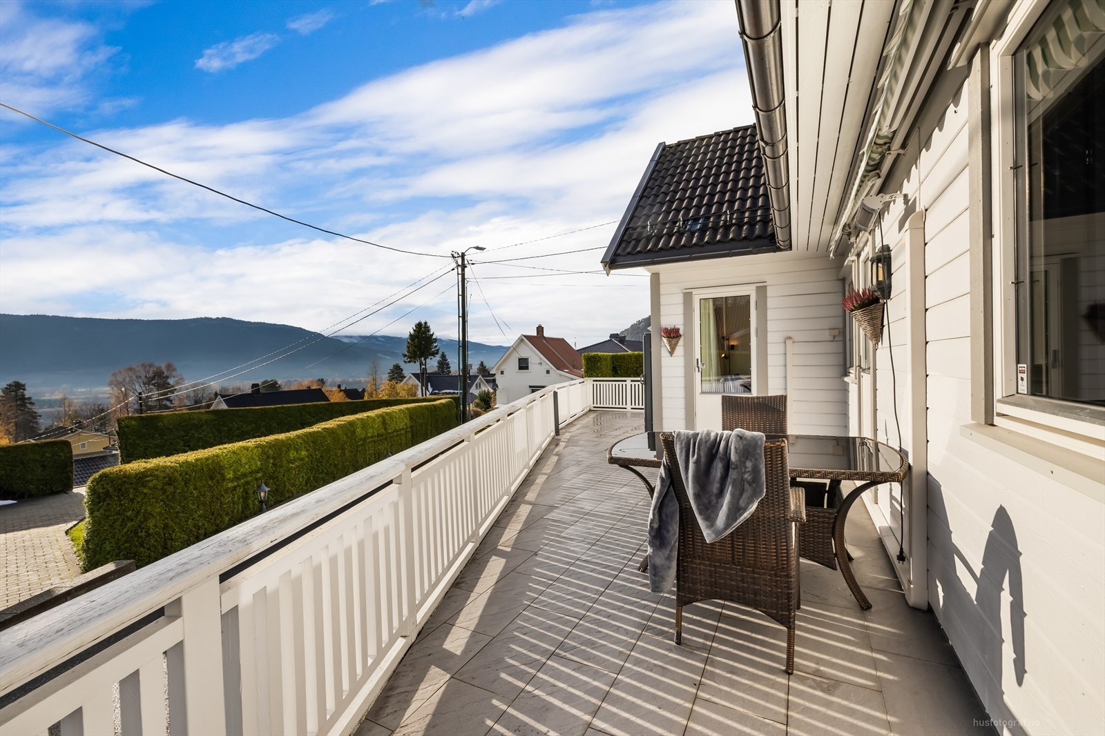 Stor terrasse på ca terrasse på 30 m². Galleribilde