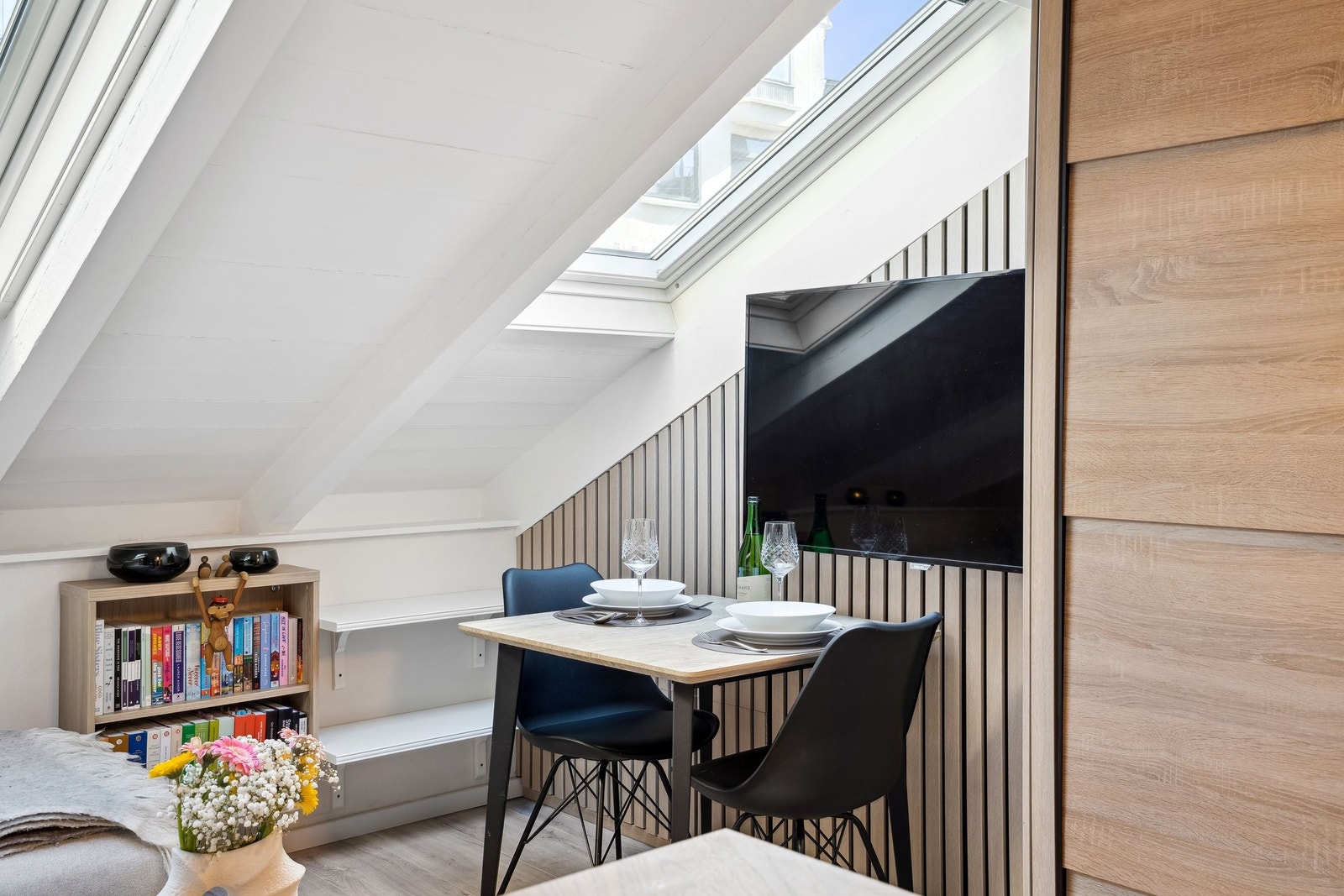 Koselig middag om kvelden, skrivepult om dagen! Galleribilde