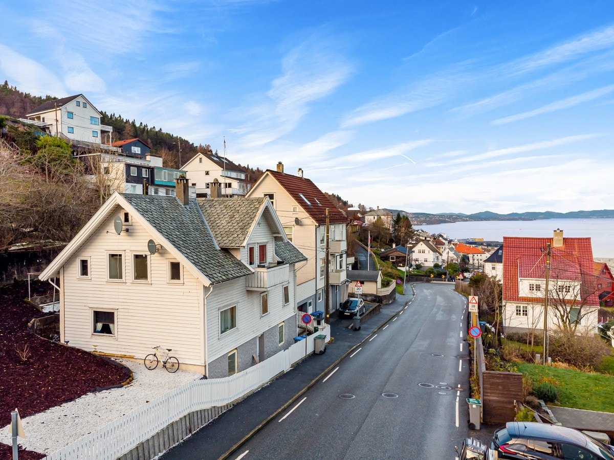 Øvre Fyllingsvei med nydelig utsikt Galleribilde