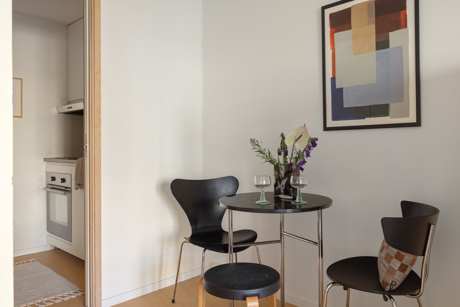 Det er også plass til spisebord. Galleribilde