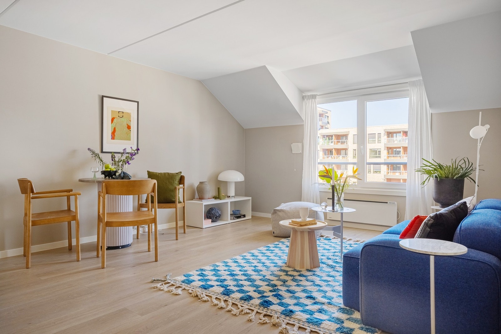 Den store vindusflaten gir godt med lysinnslipp. Galleribilde