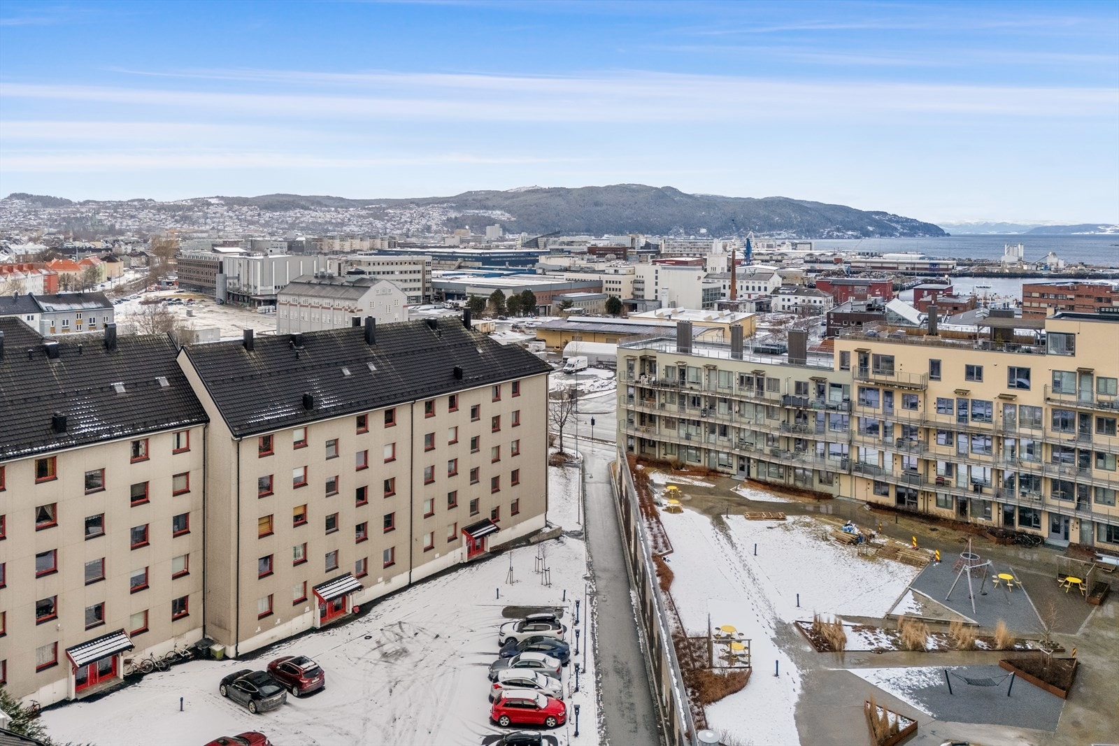 Leiligheten ligger på Lilleby, en praktisk og sentral beliggenhet med nærhet til det aller meste en trenger i hverdagen Galleribilde