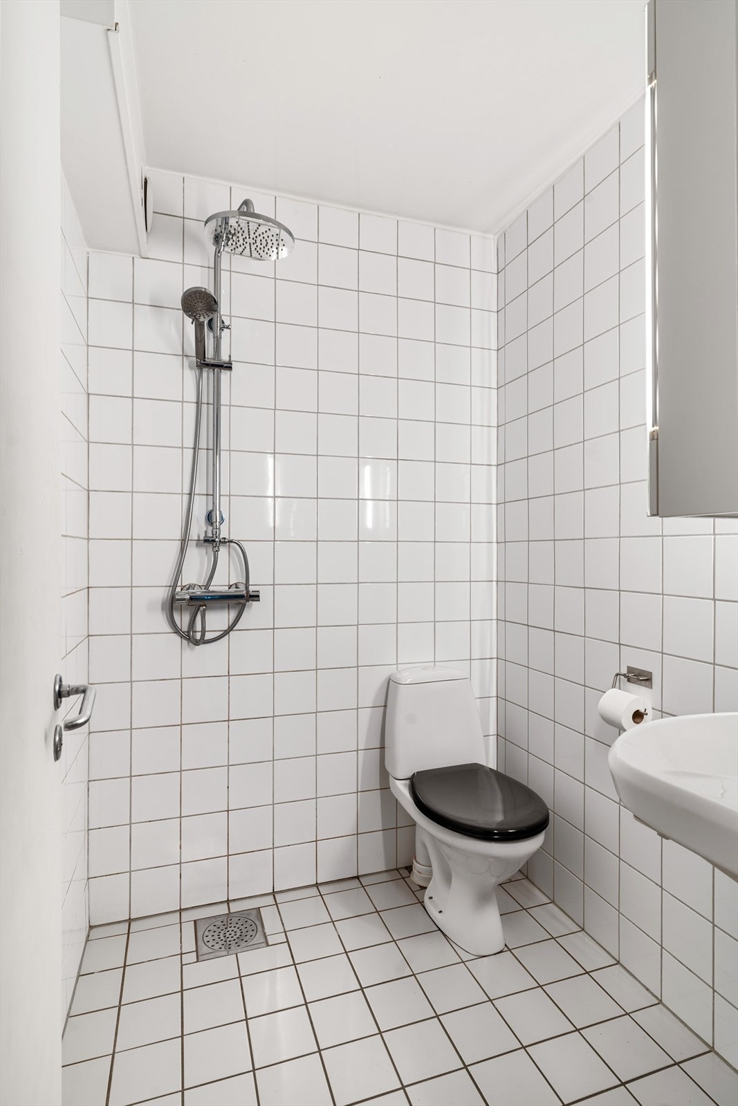 Flislagt bad med gulvvarme på ca. 2,5 kvadratmeter Galleribilde