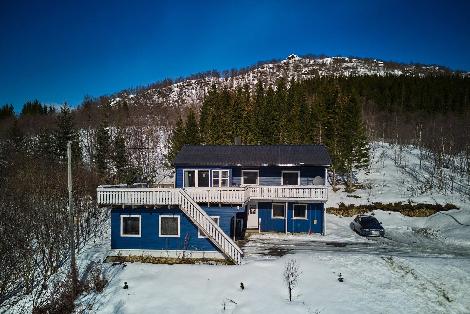 Enebolig med stor carport i Lifjord med fin utsikt. Galleribilde