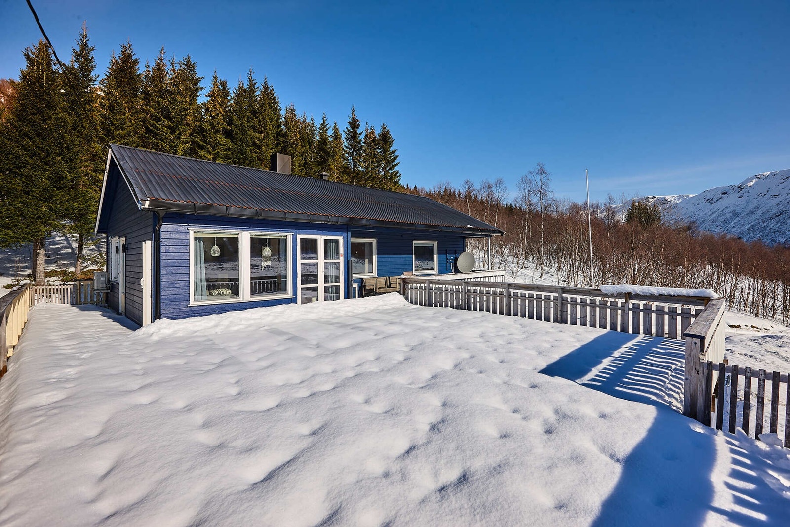 Her det god plass til flere sittegrupper og grill. Galleribilde