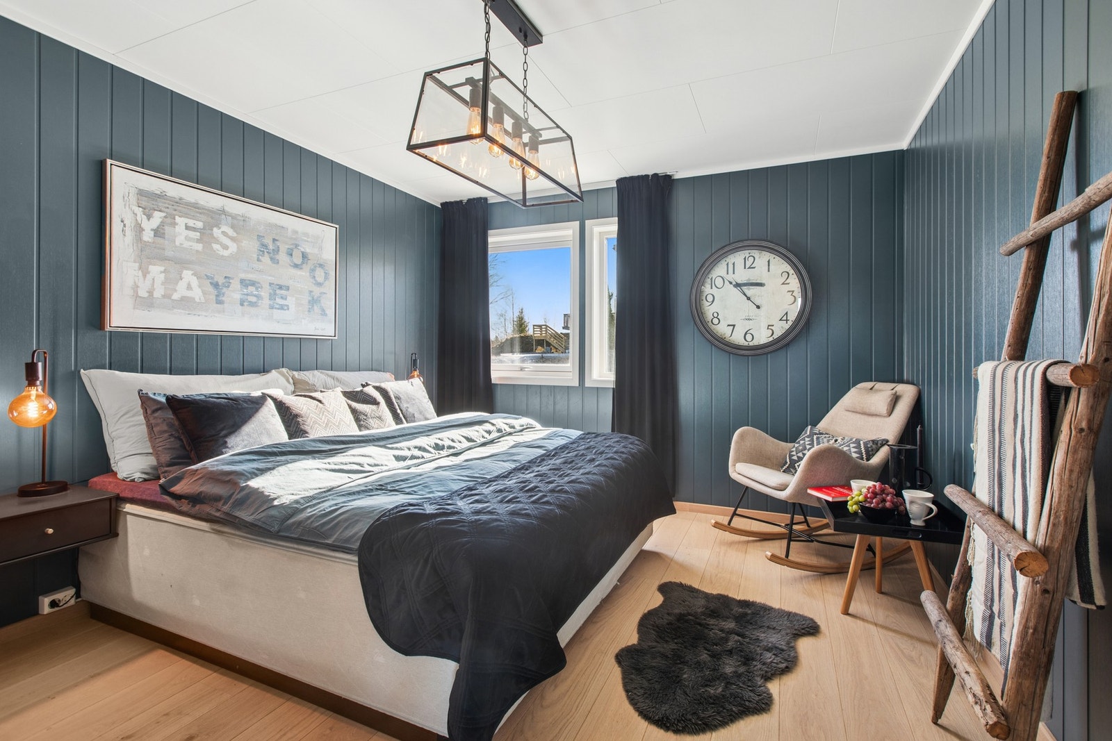 Videre har boligen tre gode soverom. Galleribilde