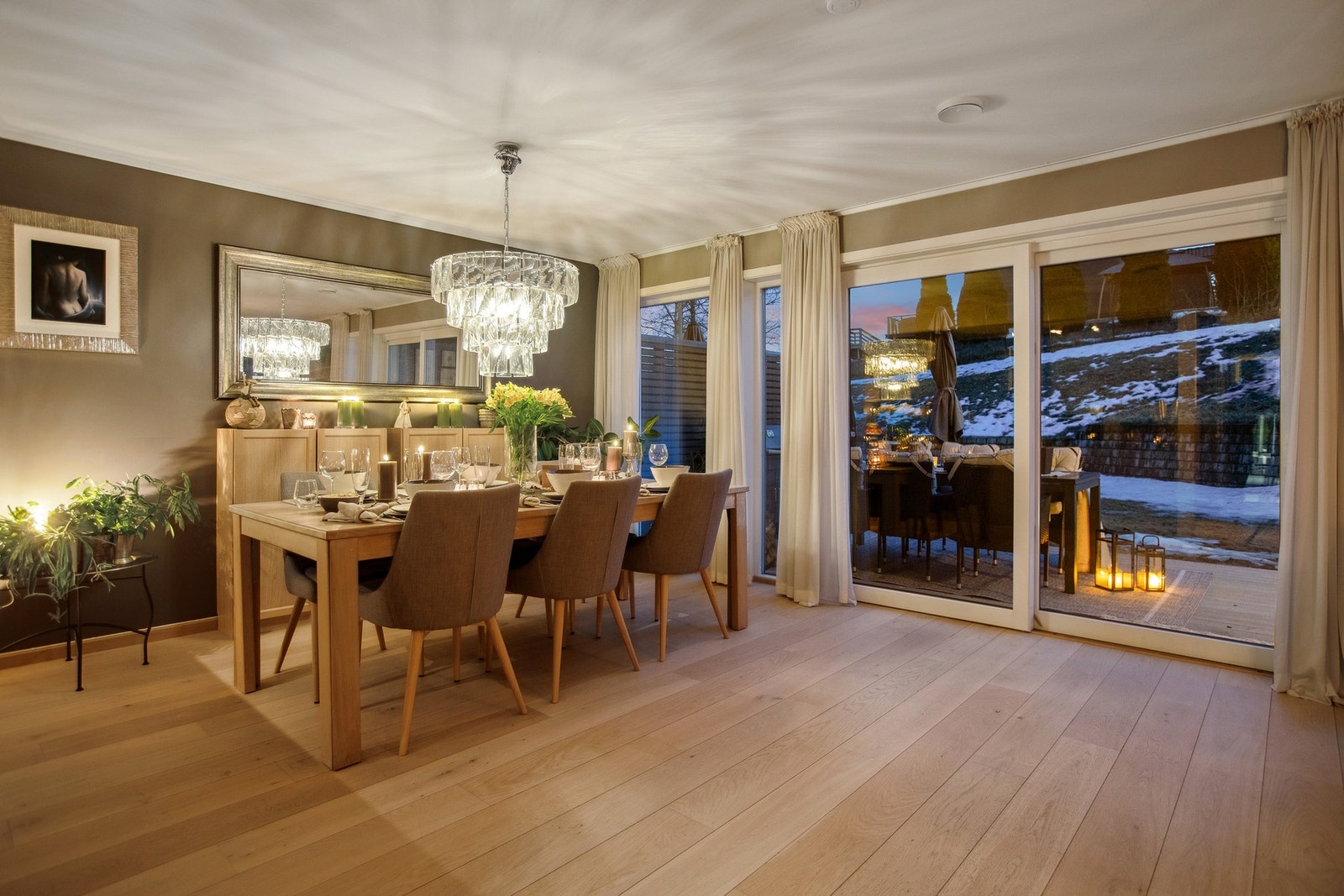 Boligens første etasje er utstyrt med varme i gulvene. Galleribilde