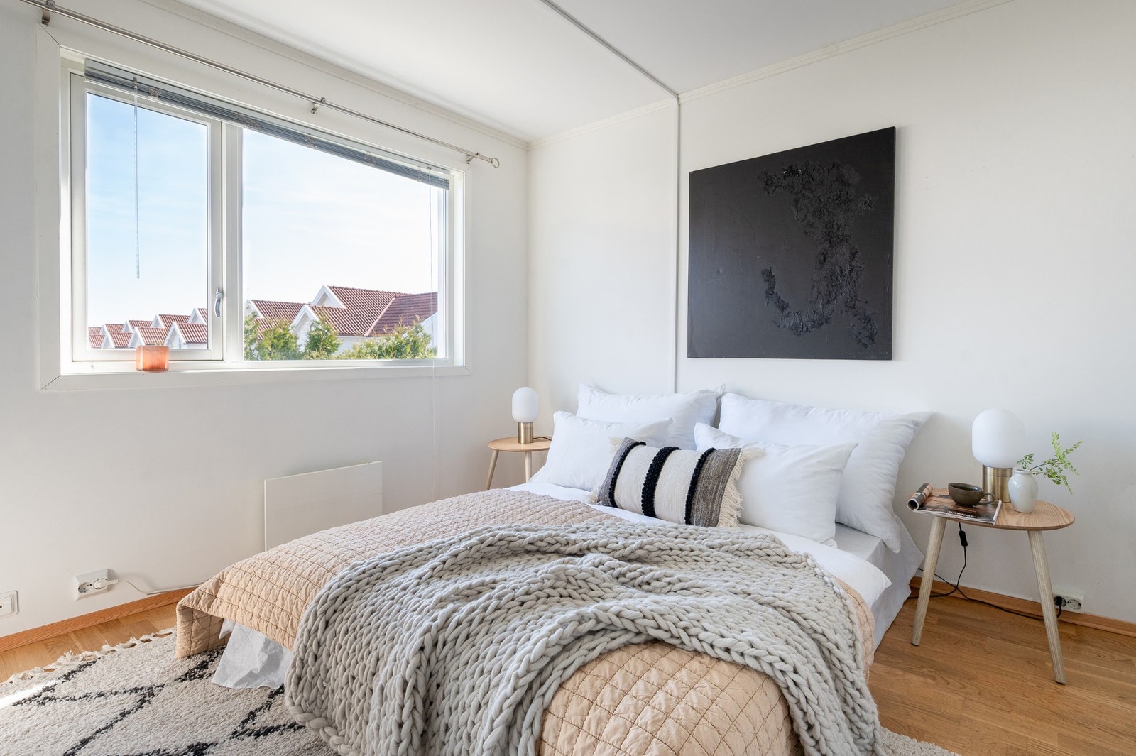 Leiligheten har to soverom med garderobeskaper. Galleribilde