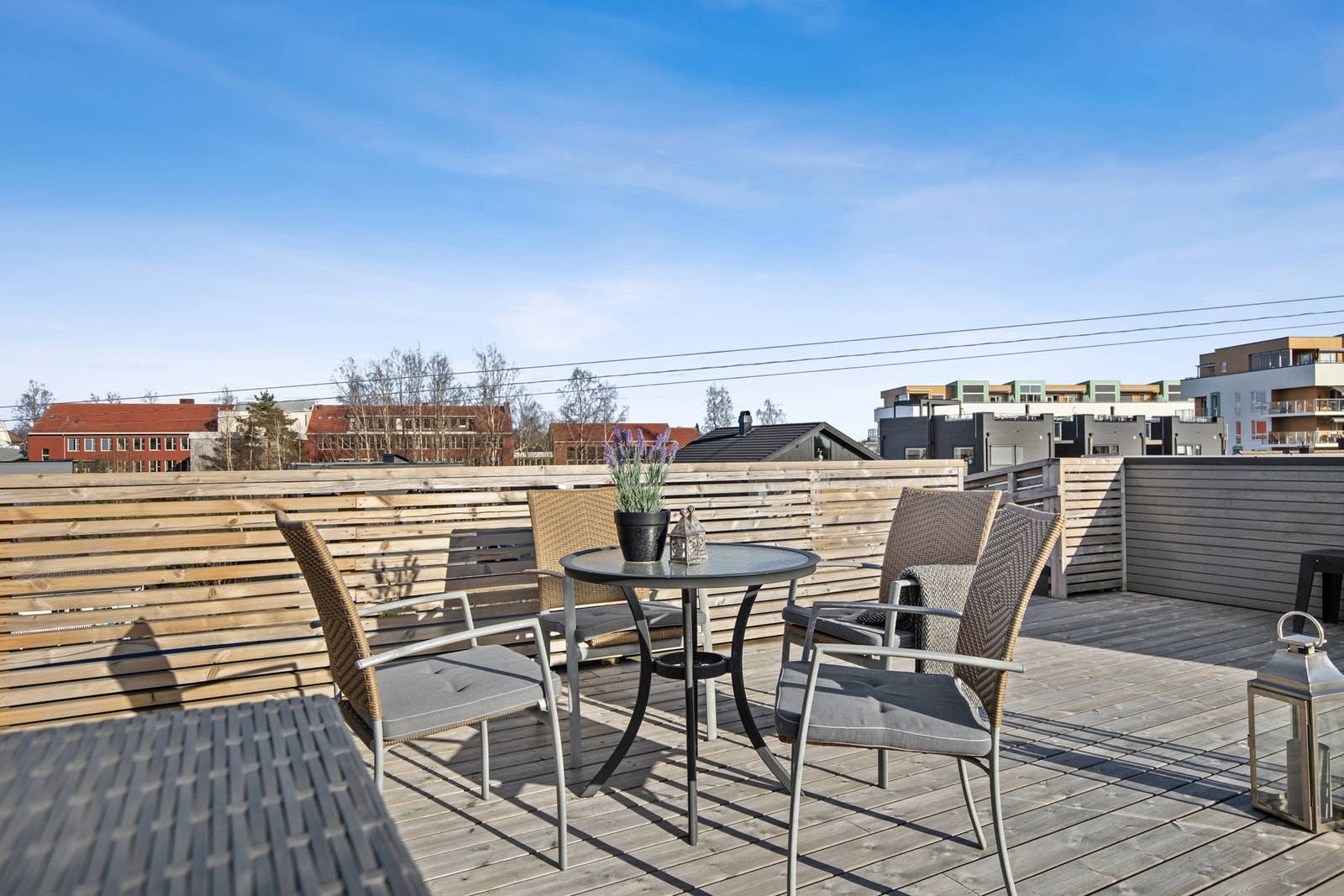 På takterrassen kan man nyte morgenkaffen med nydelig soloppgang. Galleribilde