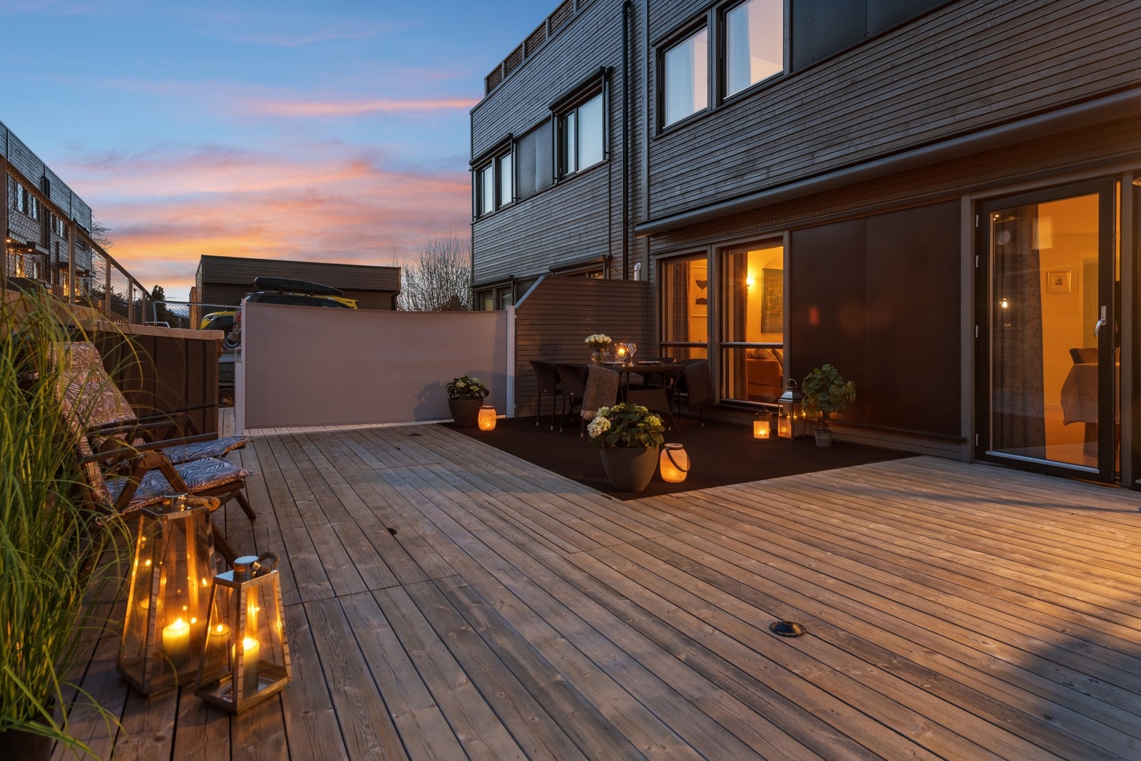 En uteplass som inviterer til hygge og avslapning - uansett årstid. Galleribilde