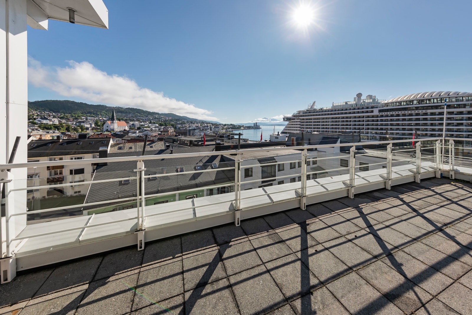 Utsikt fra takterrasse på øst siden av bygget Galleribilde