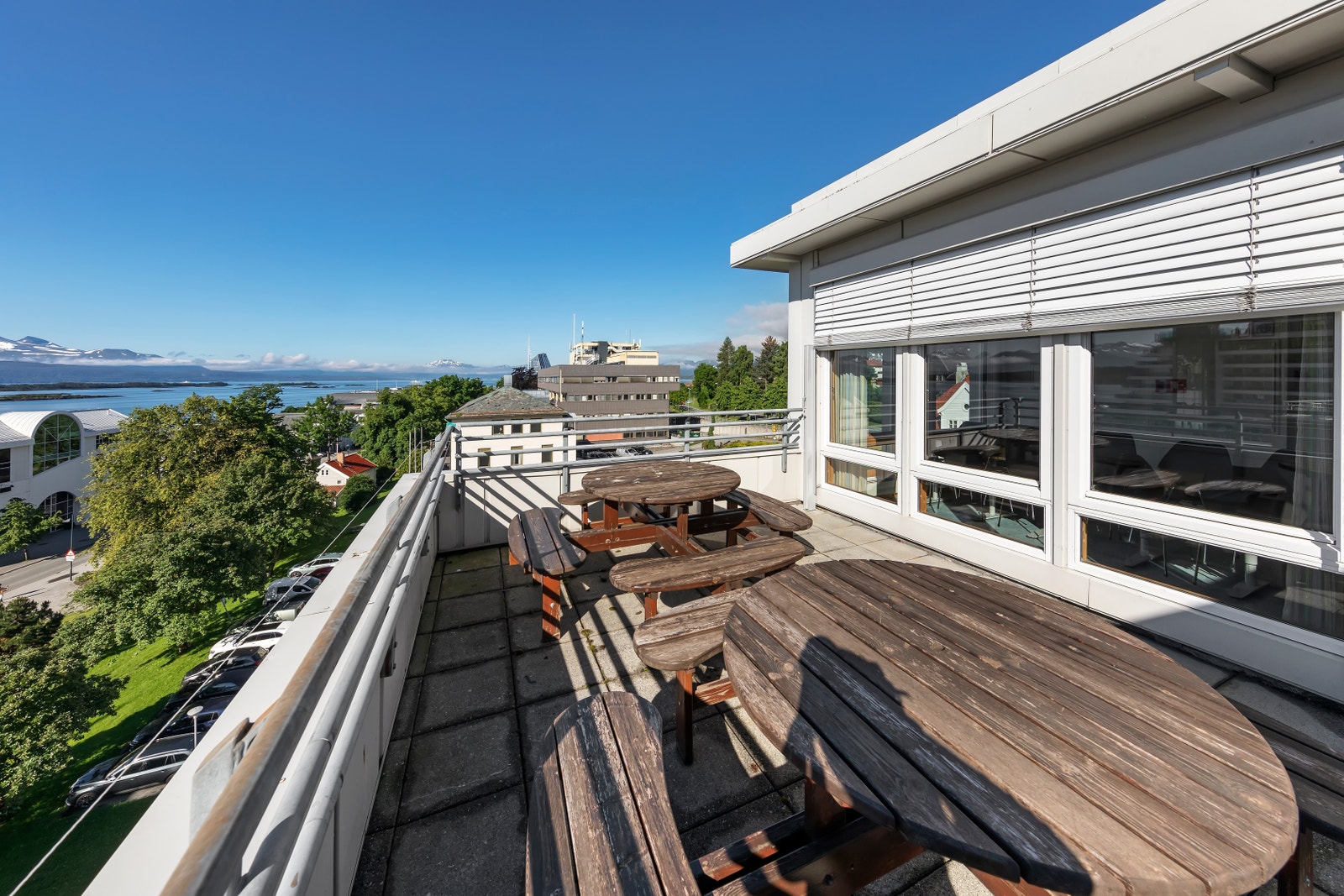 Utsikt fra takterrasse ved kantina i 6. etg. Galleribilde