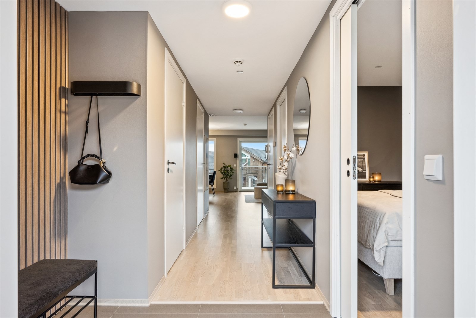Entré - Balansert ventilasjon bidrar til ett sunt inneklima og energisparende oppvarming. Varmtvann og oppvarming er inkl. i felleskostnaden a konto kr 739,- Galleribilde