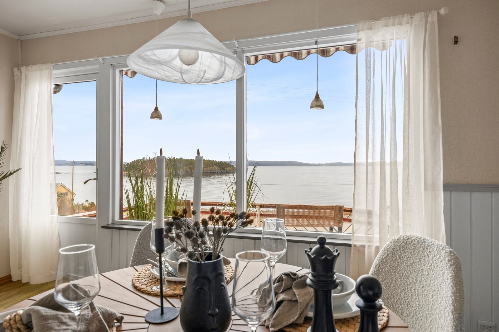 Utsikt fra spisebordet Galleribilde