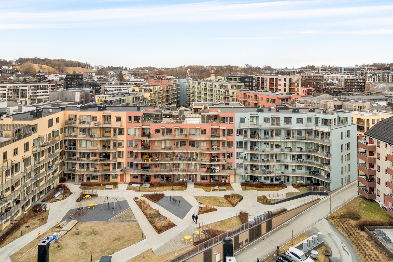 Leiligheten disponerer også en bod i byggets kjeller. Denne ble ikke oppmålt da den ikke ble påvist på befaringsdagen. Galleribilde