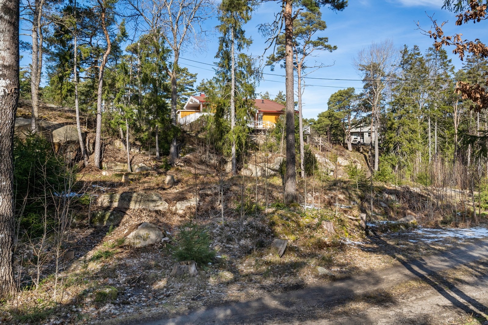 Det foreligger ingen byggeklausul på tomten. Galleribilde