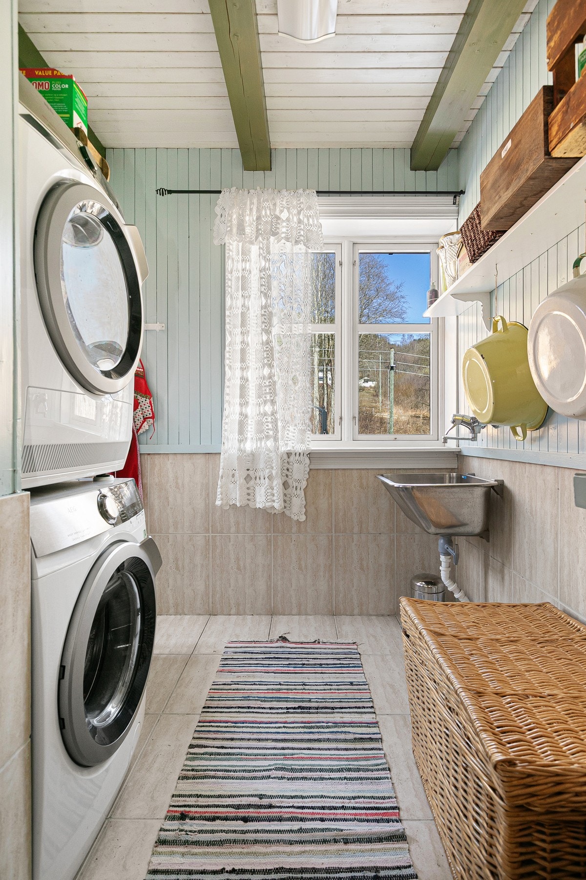 Vaskerommet har praktisk bi-inngang fra inngangspartiet. Galleribilde