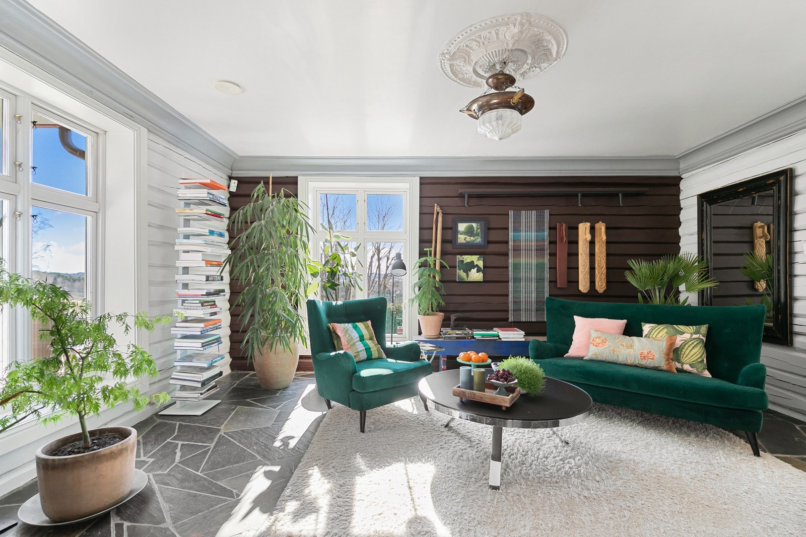 Den originale taklampen medfølger boligen. Galleribilde