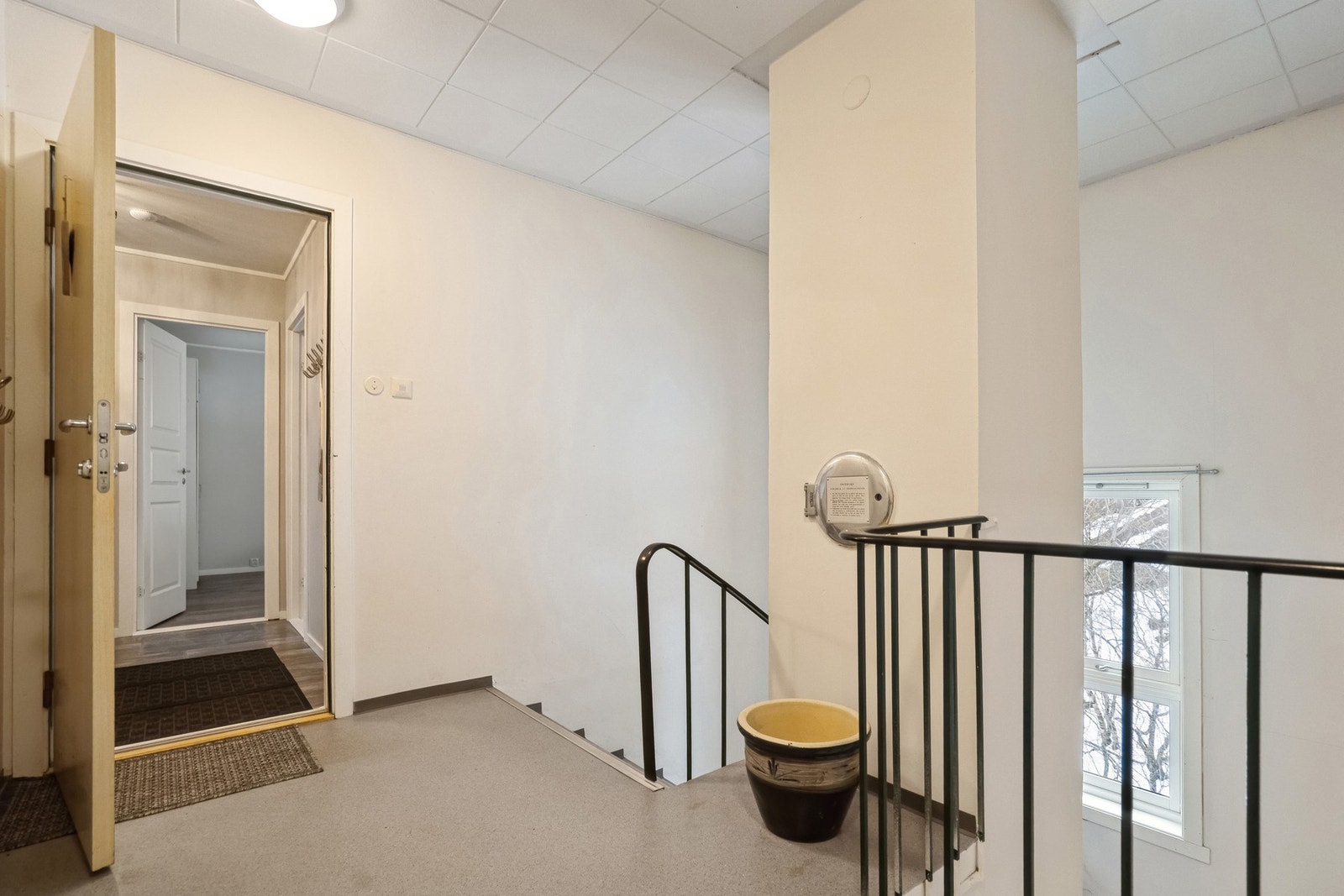 Felles trappeoppgang til leiligheten Galleribilde
