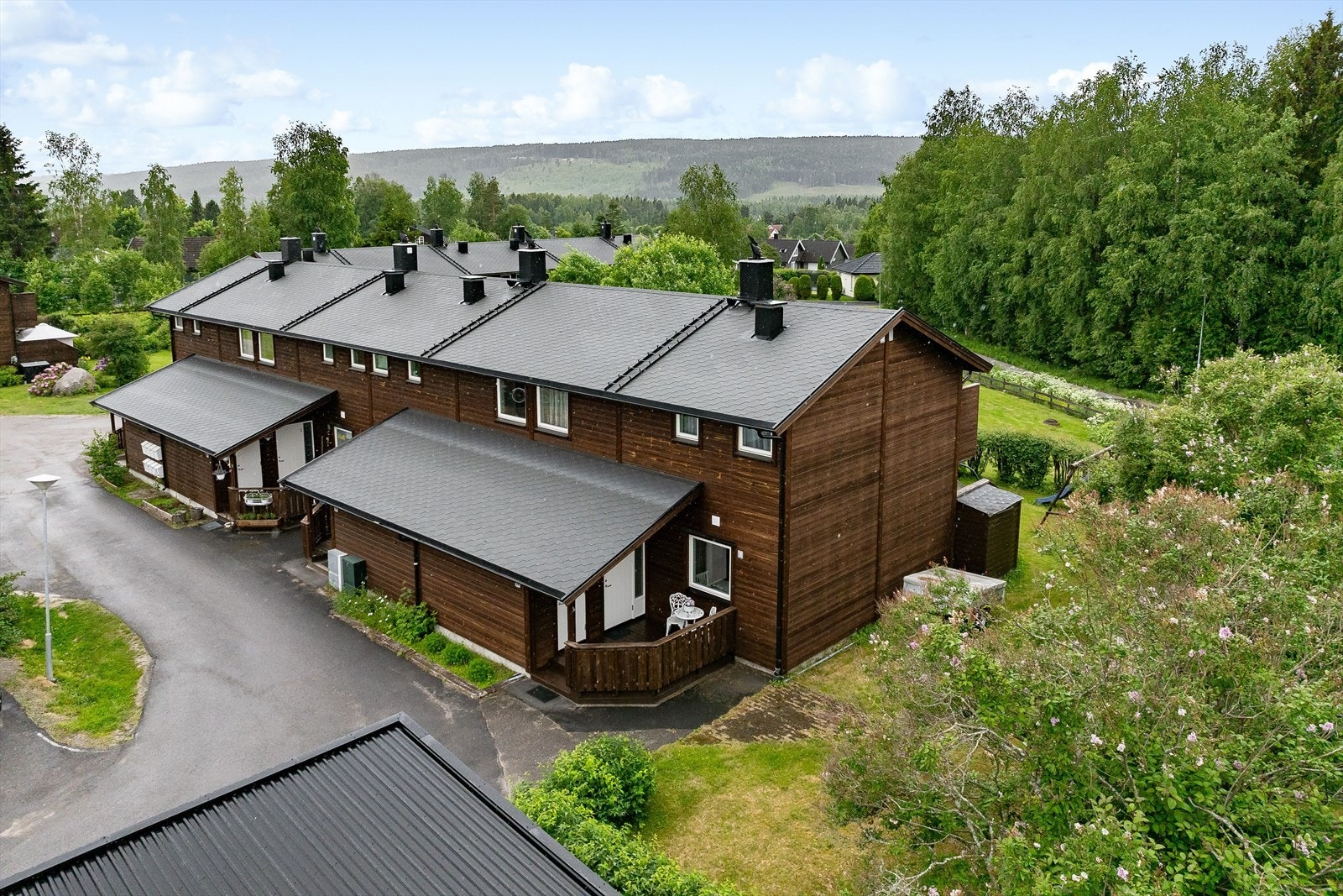 I Amalie Skrams veg bor du sentralt på Hanstad med kun kort gangvei til skole, barnehager og dagligvarebutikker med utvidet åpningstid. Galleribilde
