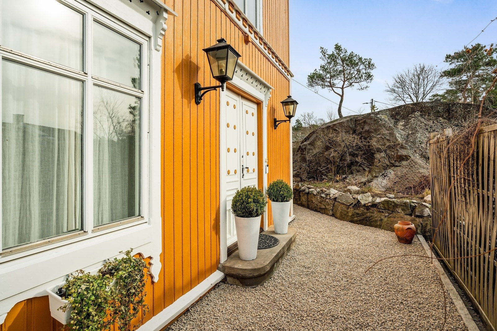 Inngangsparti. Galleribilde