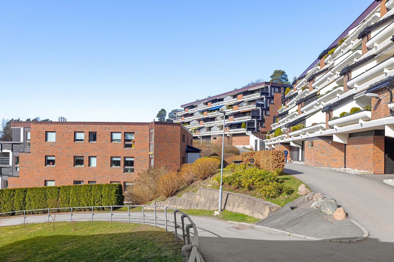 Veldrevet sameie med god vedlikeholdshistorikk hvor bl.a. tak ble tekket om i 2023. Galleribilde