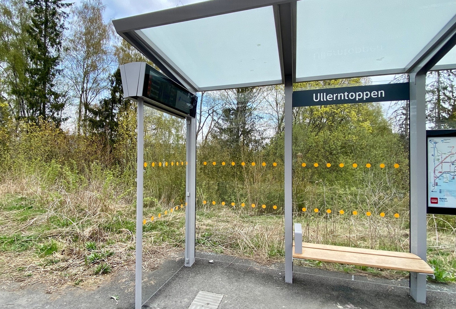 Buss nr. 46 (Ullerntoppen - Majorstuen) stopper 5 minutter fra boligen. Galleribilde