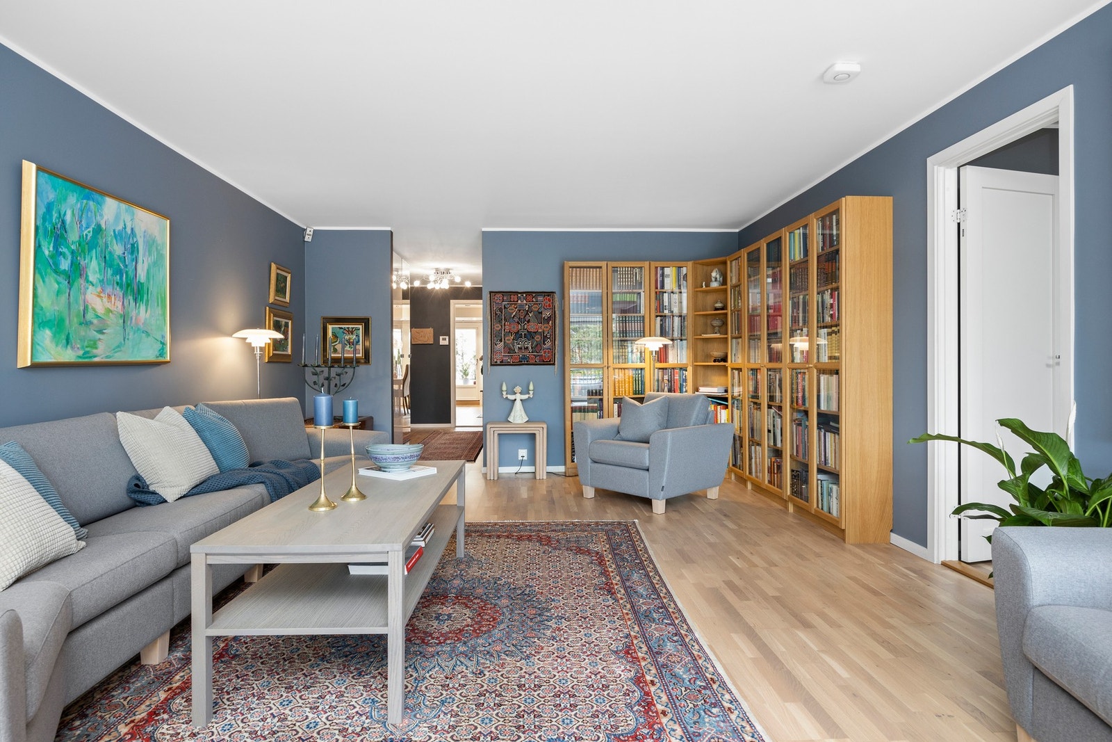 Varmtvann, tv/internett er inkludert i felleskostnadene. Galleribilde