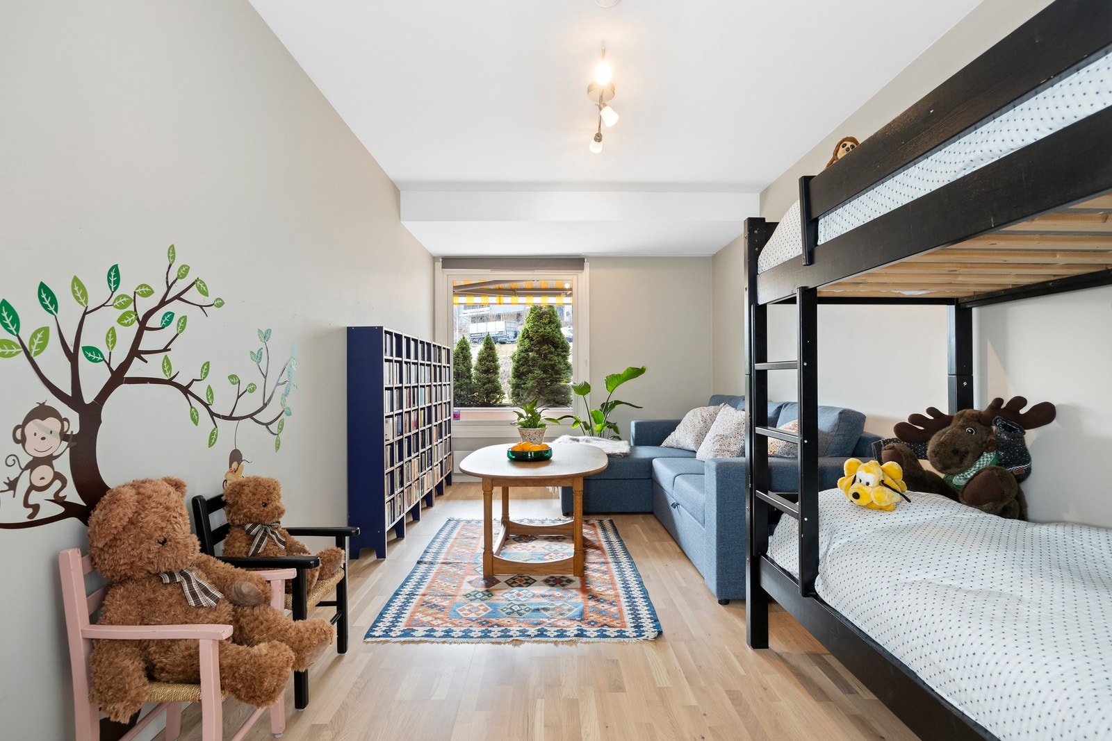 Soverom 2 er av god størrelse og kan fint benyttes som barnerom, gjesterom eller kontor. Galleribilde