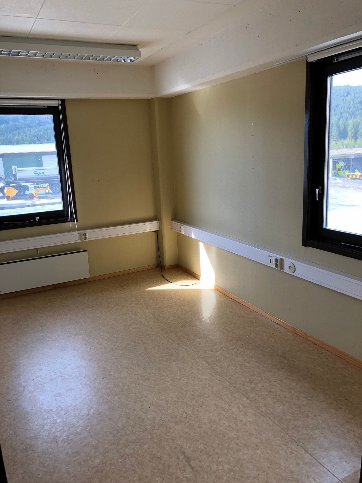 Kontor bygg 4 Galleribilde