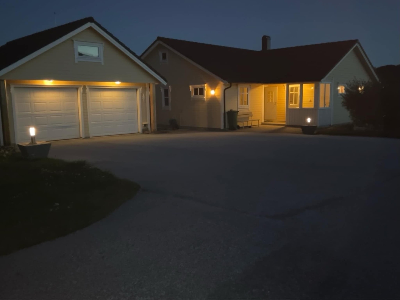 Kveldsbilde tatt av Smørhamnsvegen 453. Galleribilde