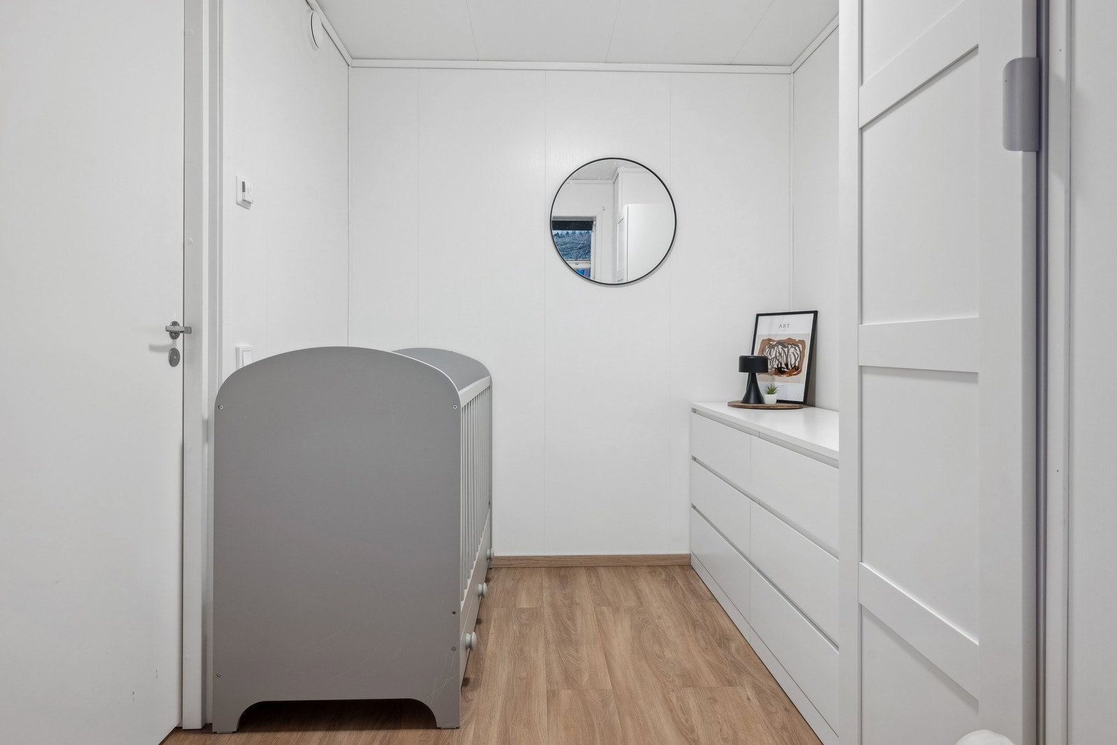 Soverom to kan brukes som både bod, kontor og soverom. Galleribilde