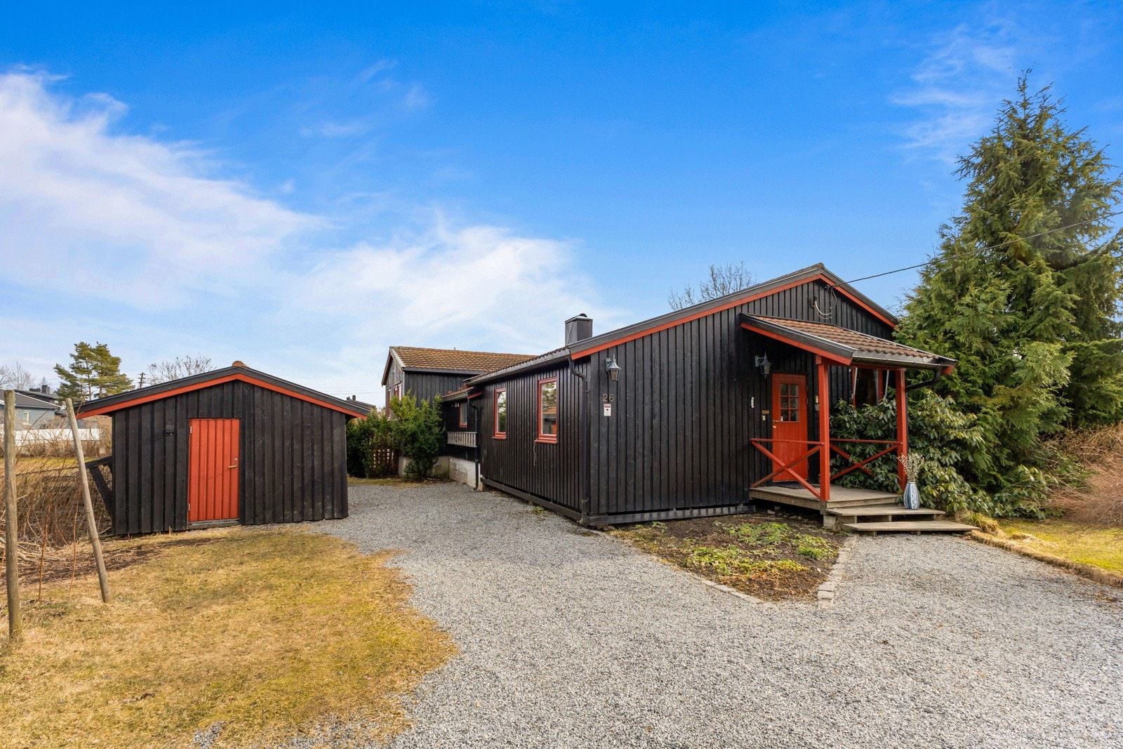 Enebolig i familivennlig område. Galleribilde