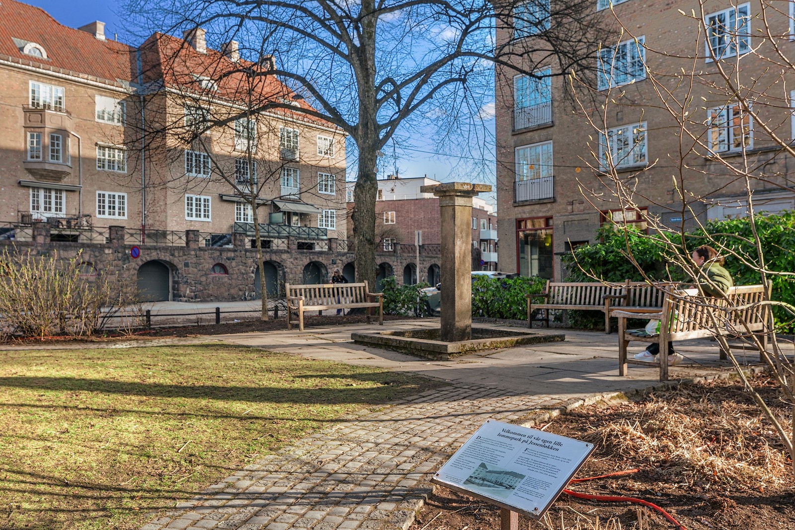 Populære filmer som Max Manus og Halvbroren er filmet på jessenløkken. Lars Saabye Christensen skildrer sin oppvekst og skikkelser herfra i felere av sine bøker Galleribilde