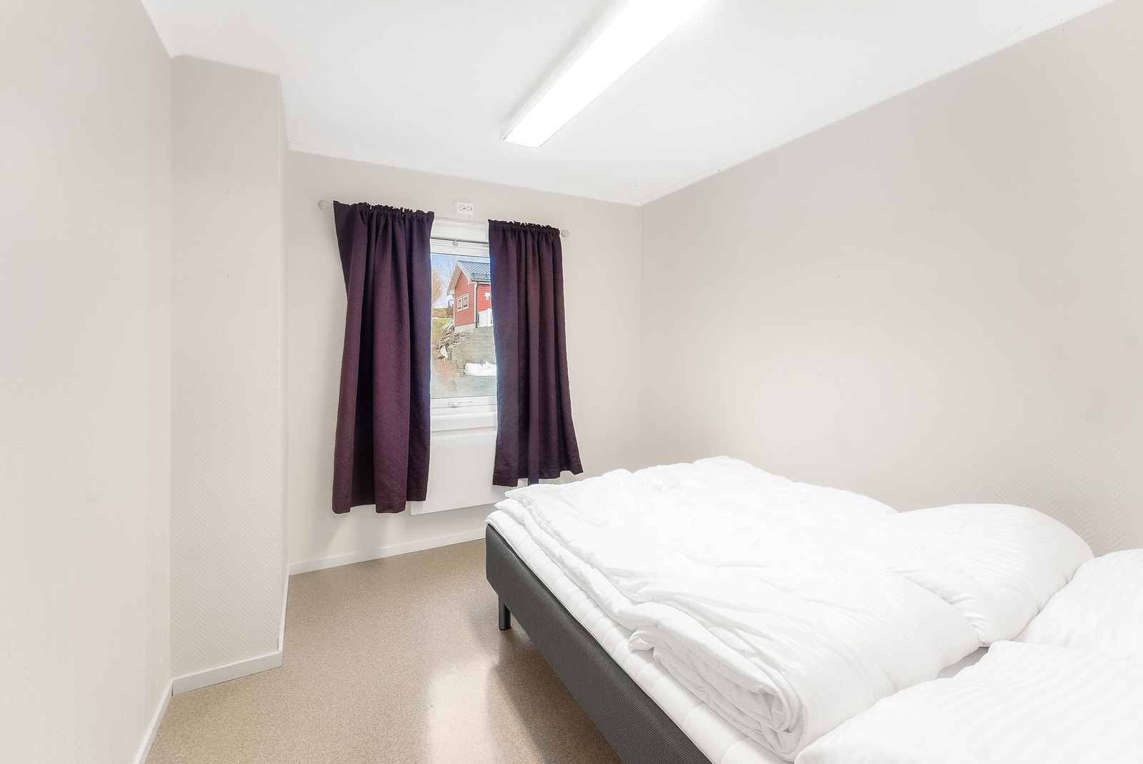 Vindusflater som gir godt med naturlig lysinnslipp. Galleribilde