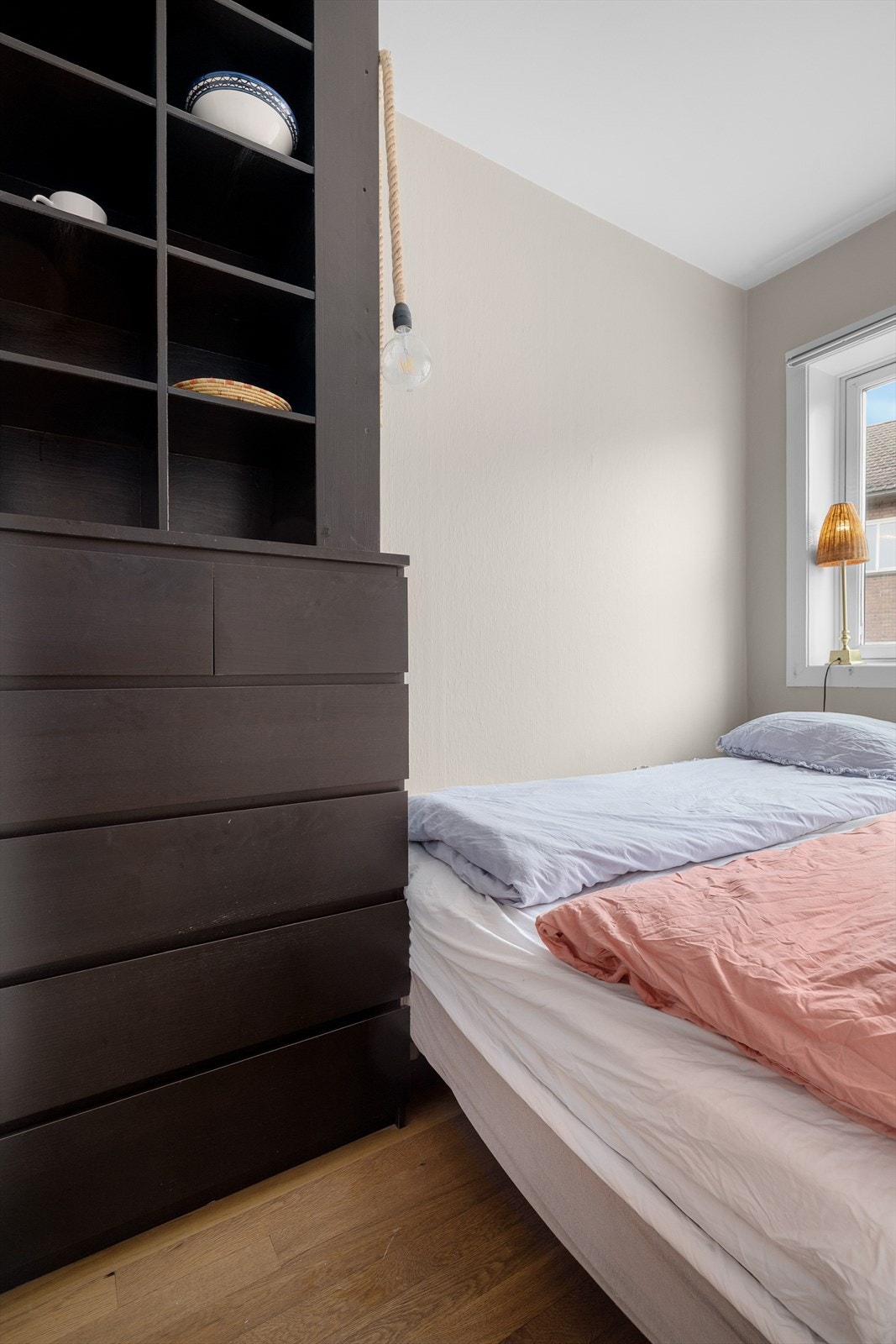 Det er plass til en 150 cm seng Galleribilde