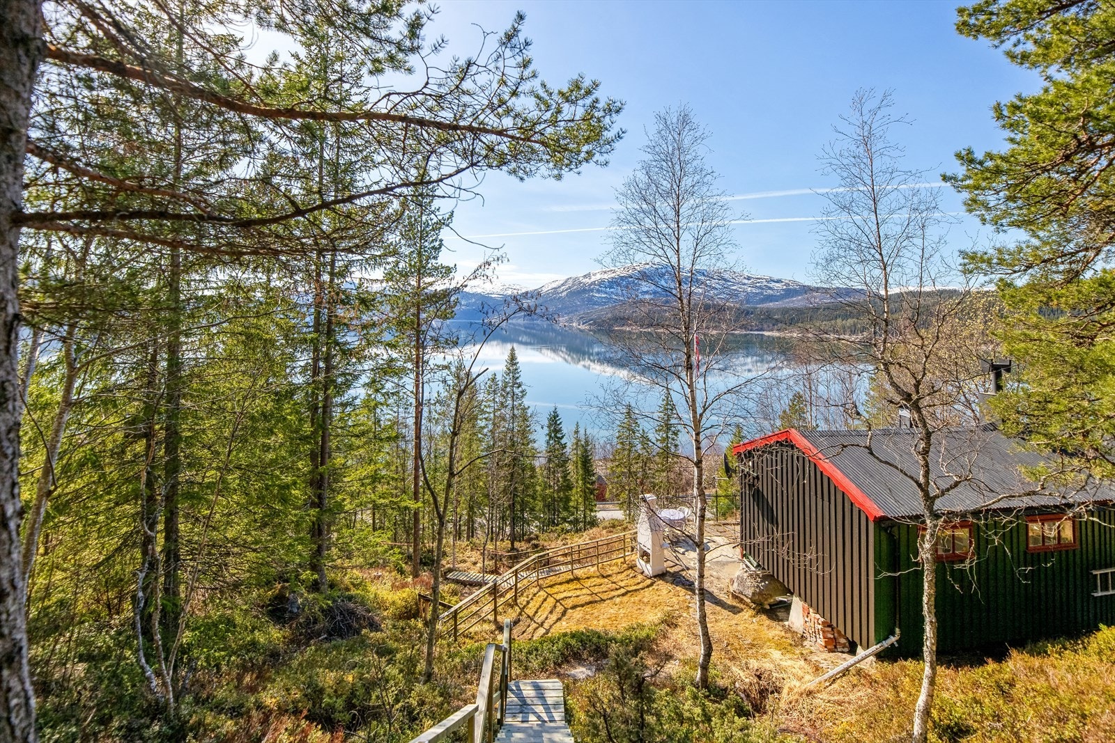Ovenfor hytten er aggregatboden, og bildet er tatt herfra. Galleribilde