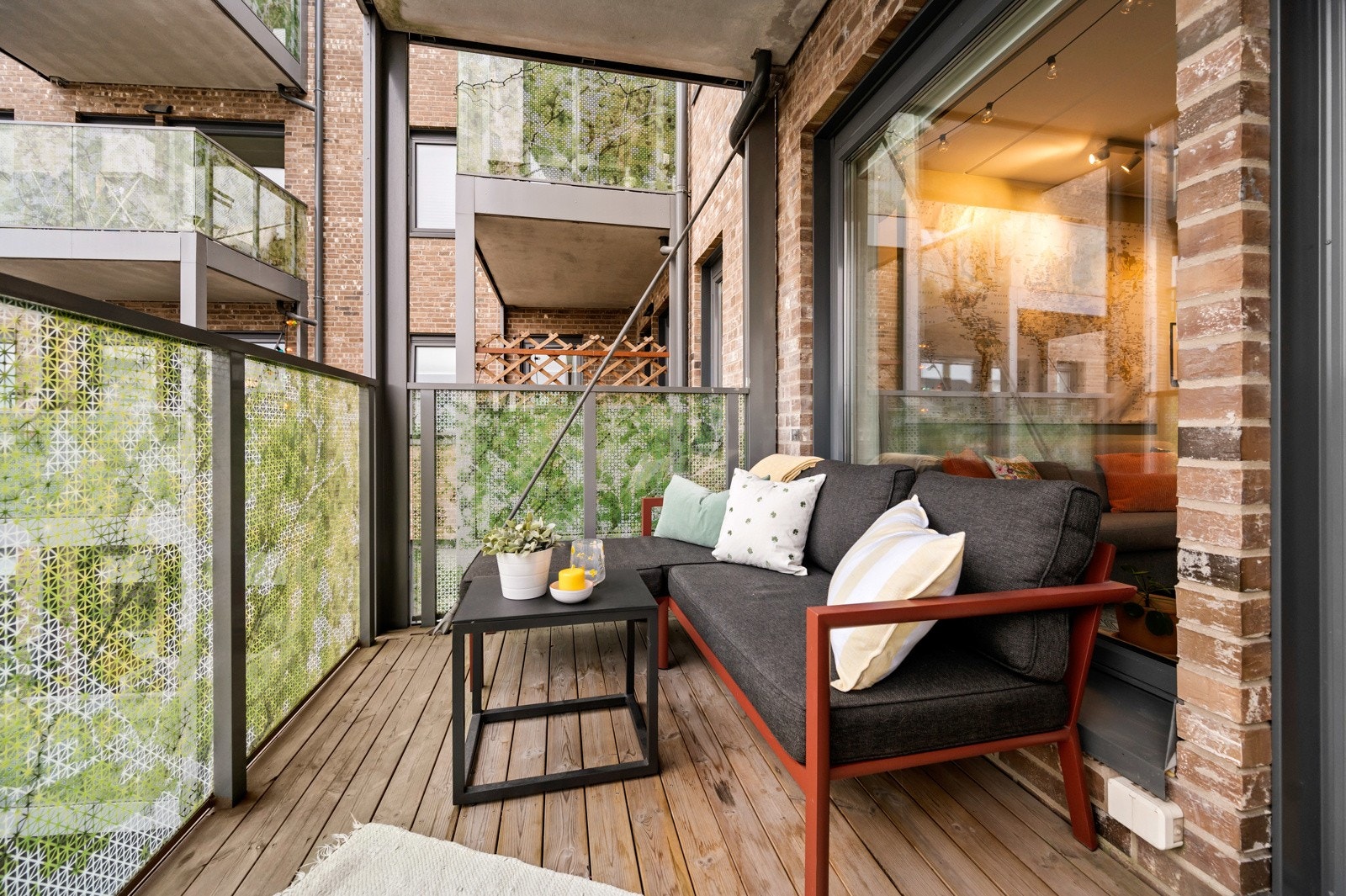 Et herlig uterom hvor man kan nyte ettermiddagssol og lune kvelder Galleribilde