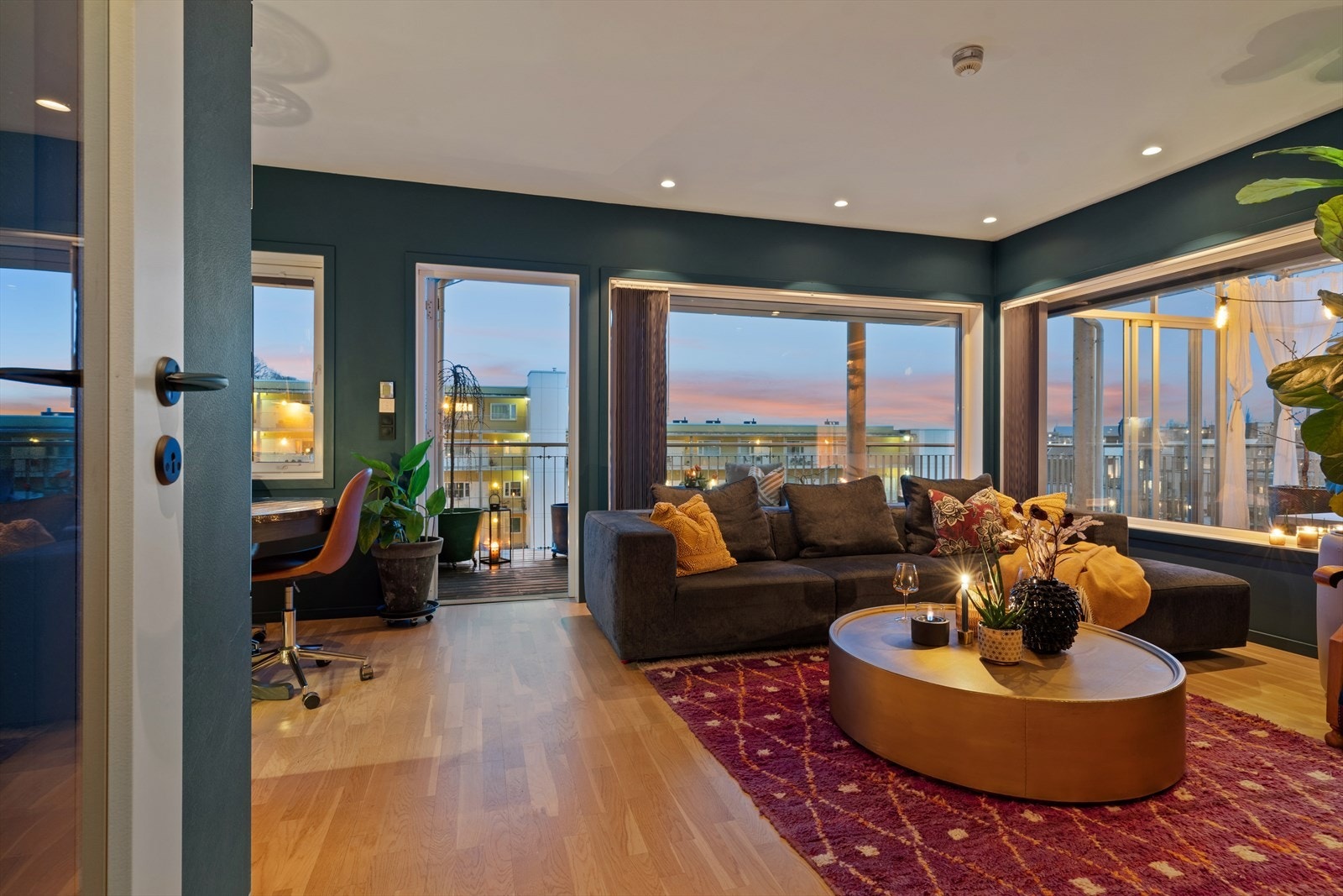 Aktiv Eiendomsmegling v/Christian Drøyvold har gleden av å presentere Margrethe Thomsets veg 11. Galleribilde