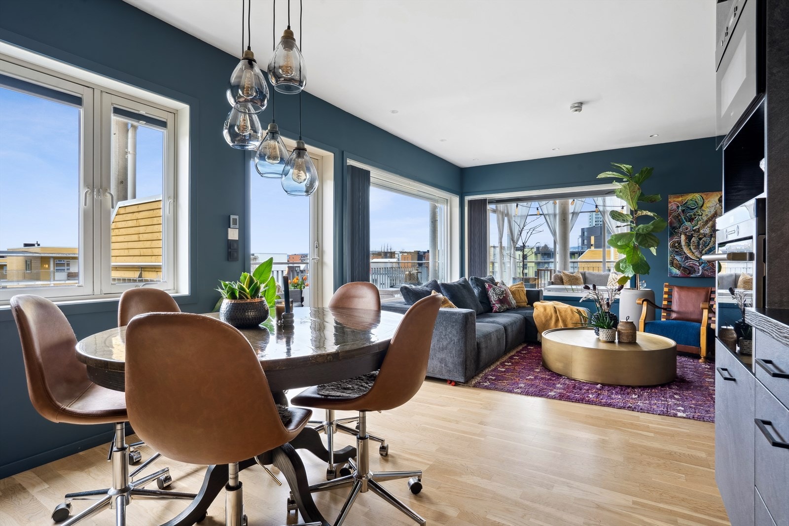 Leiligheten oppvarmes med vannbåren varme. Galleribilde