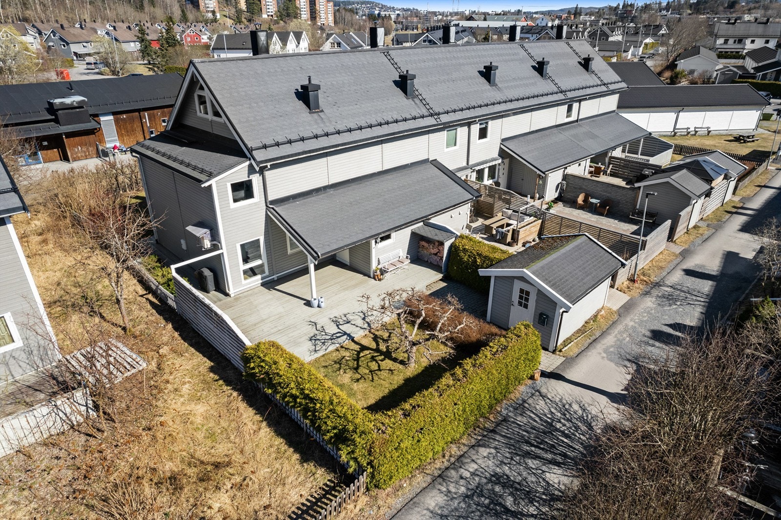 Robin Lauritzen v/ Krogsveen Eiendomsmegling har gleden av å presentere Munkebekken 214! Galleribilde