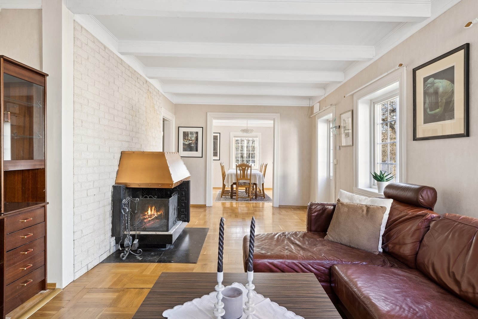 Stue med plass til sittegruppe Galleribilde