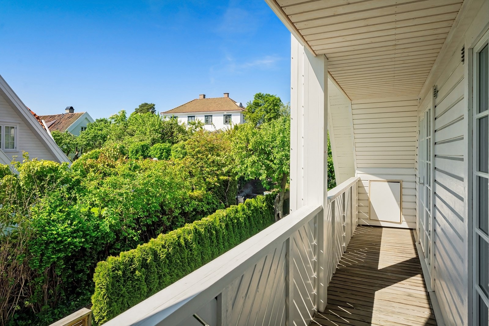 Balkong med akomst både fra hovedsoverommet og walk-in. Galleribilde