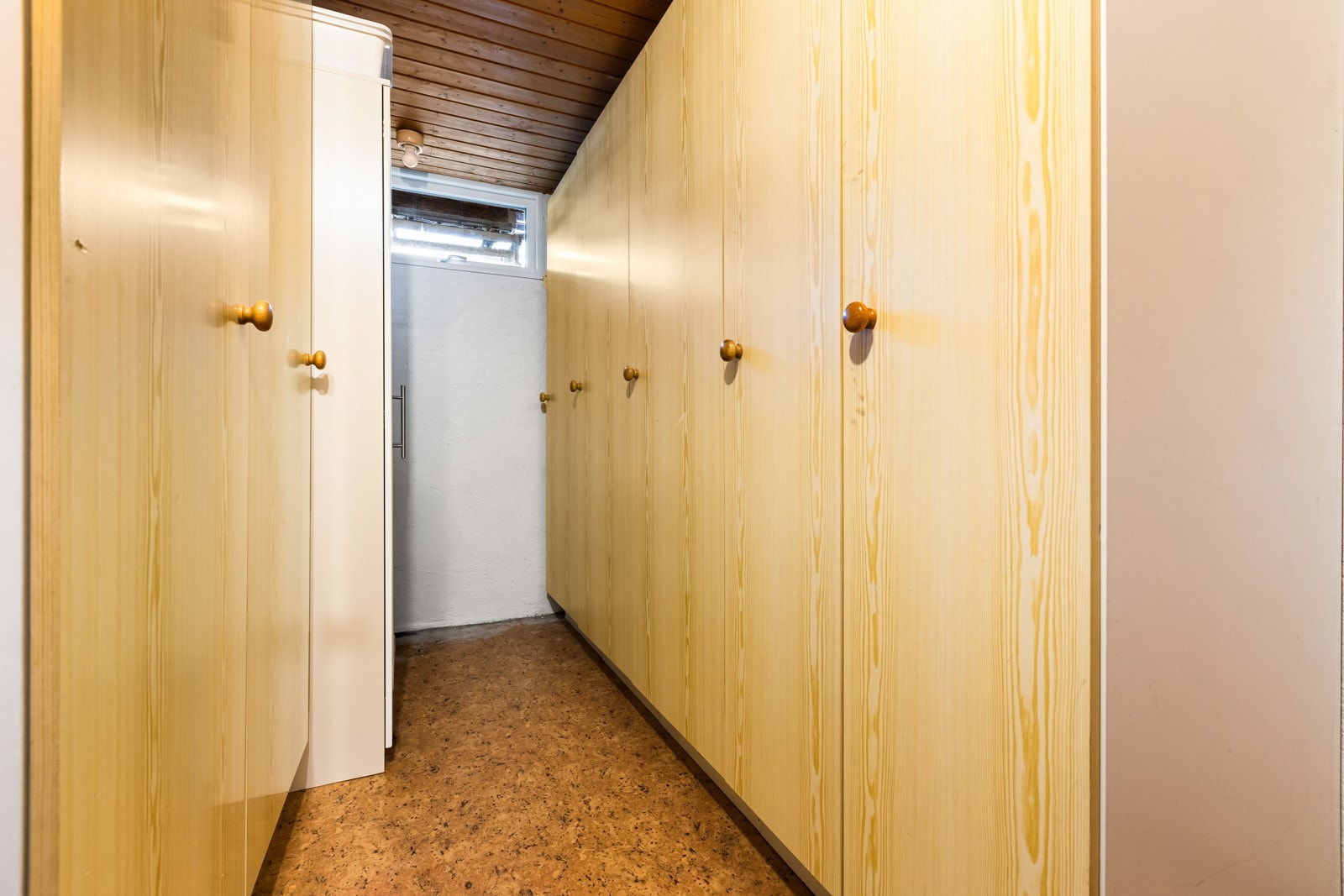 Boligen har god lagringsplass i kjelleren. Galleribilde